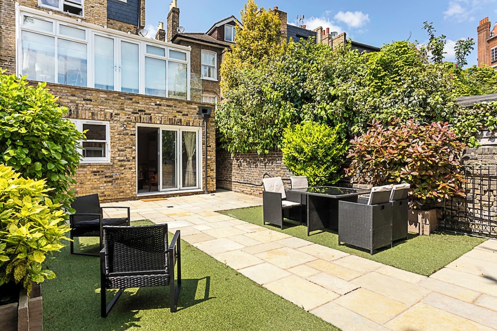 outdoor bbq area