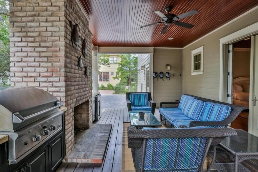 Bluejack Breeze 6 Bedroom Holiday Home by Five Star Properties