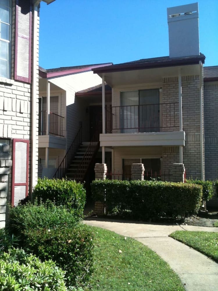 Quiet Stylish Retreat - Near NRG at TX MED Cntr