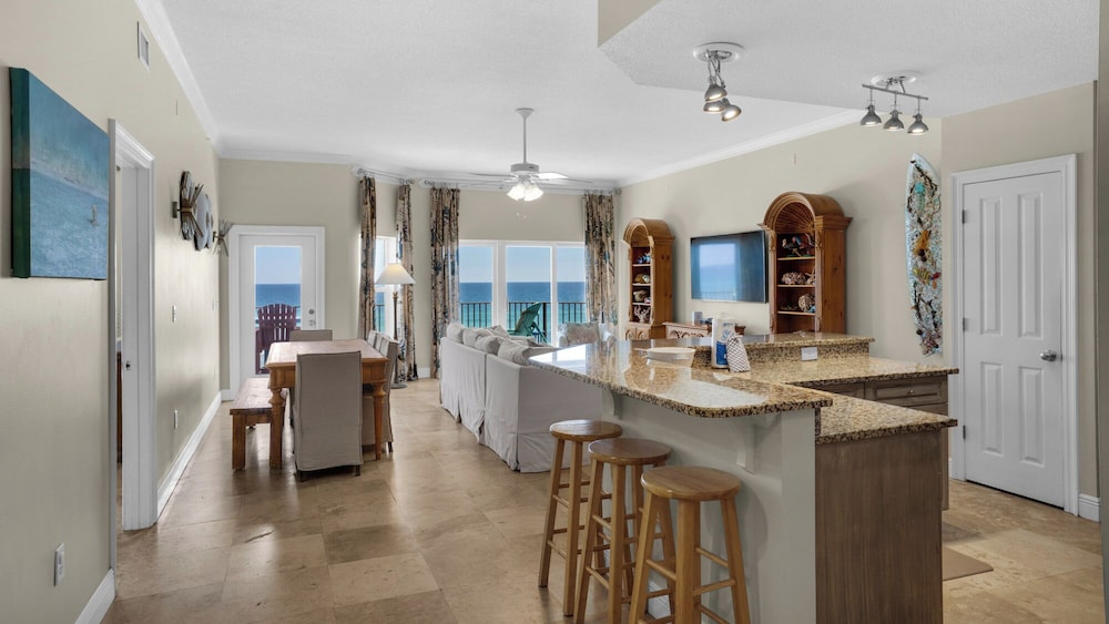 Legacy 303: Beachfront Retreat on 30a!