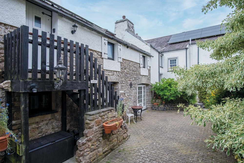 Hall House Estate - 4 Properties- St Florence