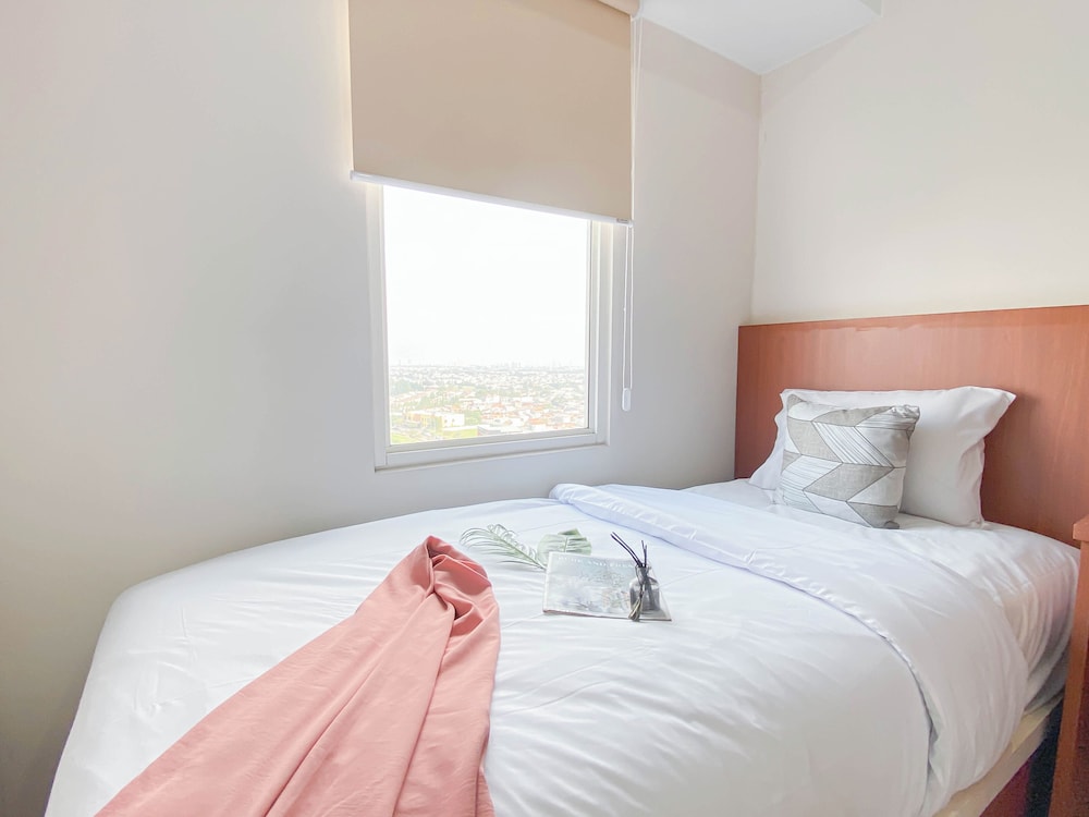 Good And Comfy 2Br At Springlake Summarecon Bekasi Apartment