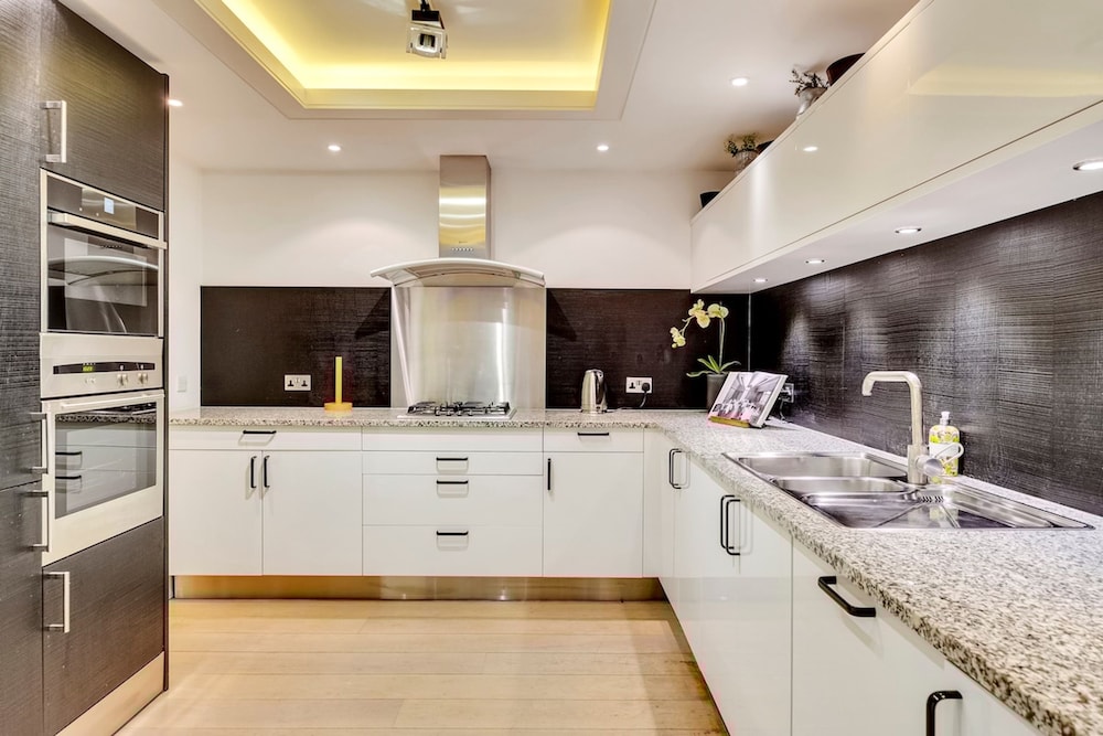 Luxe 4-bed Mews Home - 10 min to Harrods