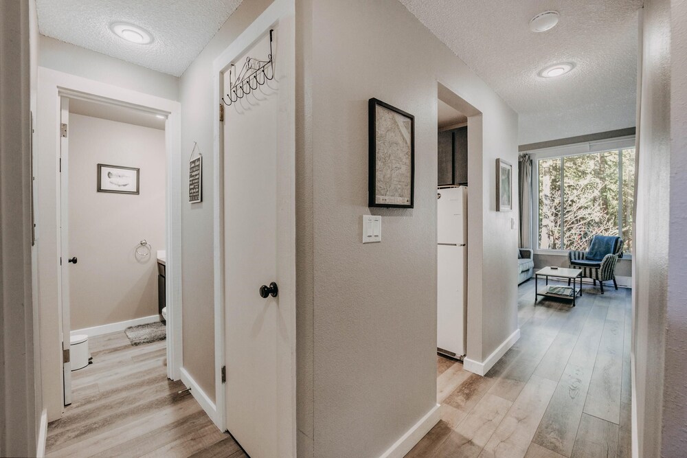 Snowater Condo 45sw With a Media Room