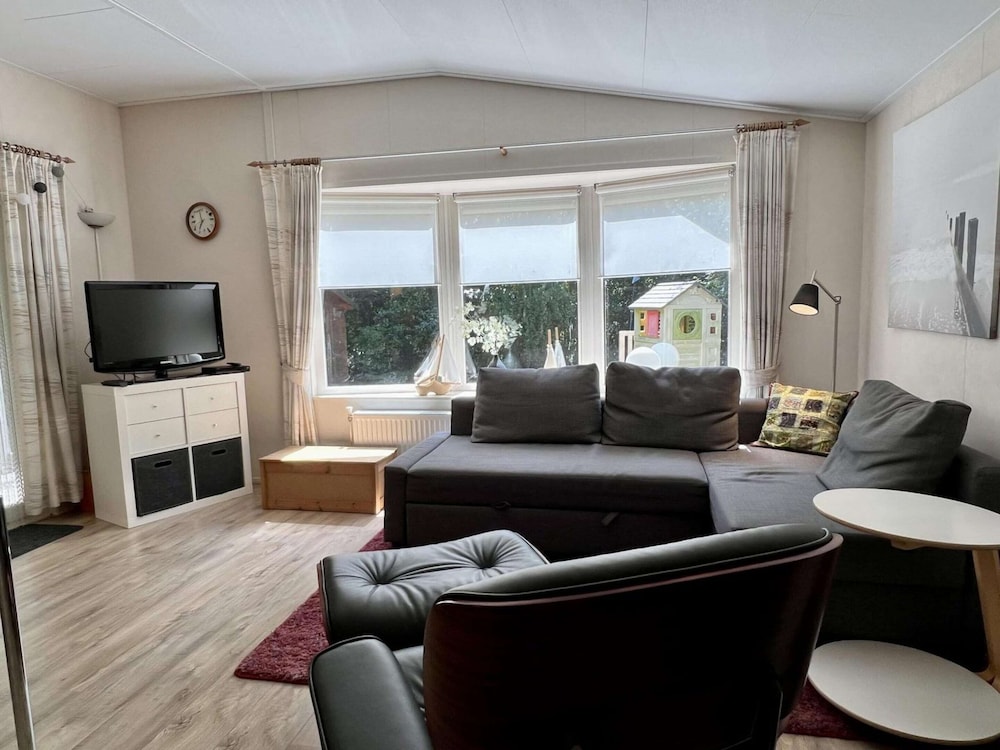 Small Family Chalet Close to Beach