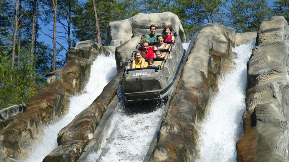 Relaxing Eagles Ridge Getaway Hot Tub