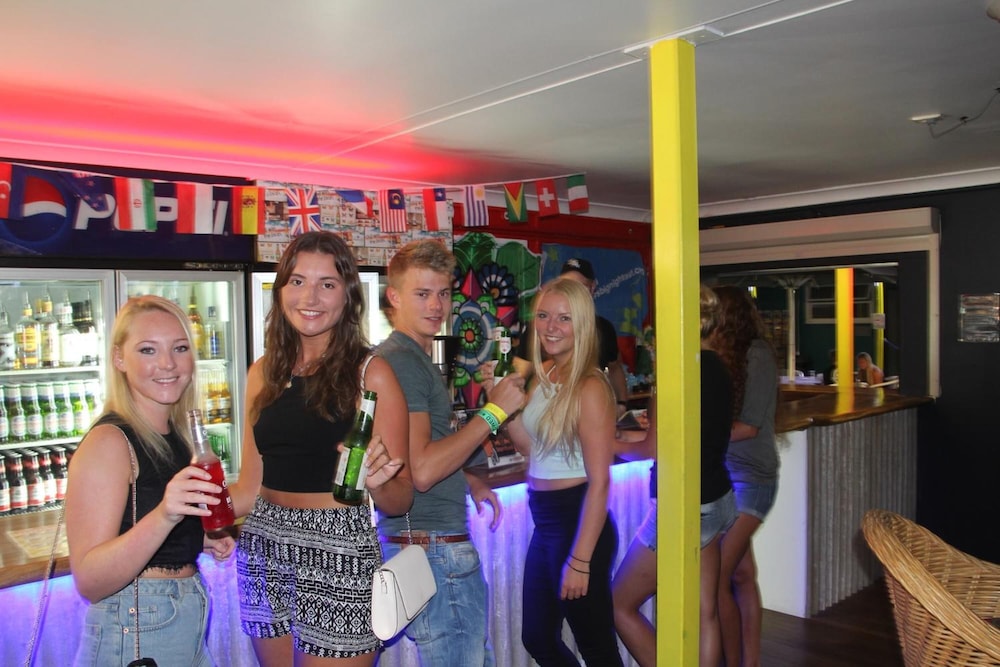 Backpackers In Paradise Resort - Hostel