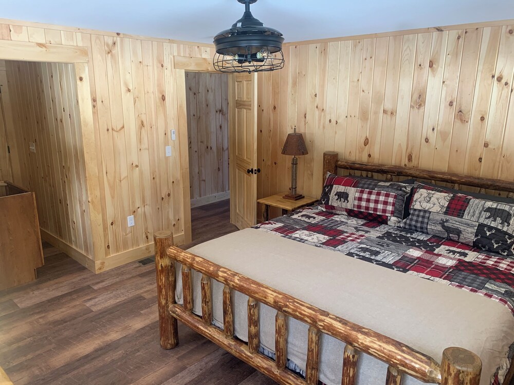 Back Lake Lodges Lazy Bear Cabin view 5
