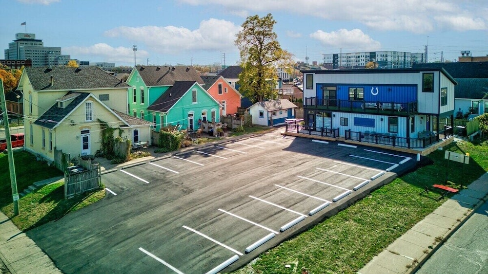 Indy Stadium Villas 710