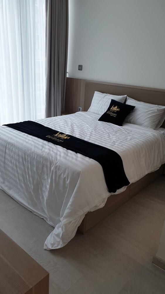 Stay In Vietnam Vinhomes Golden River