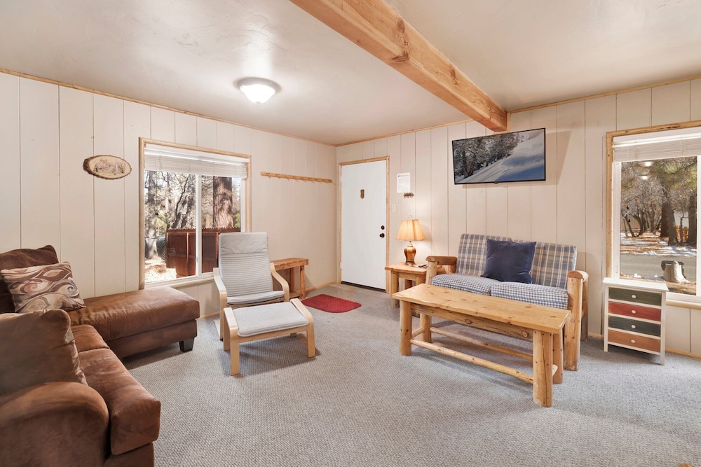 Cute and Cozy Cottage #2522