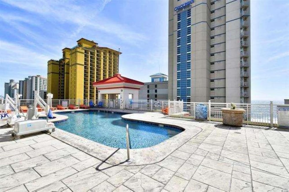 Carolinian Resort 2032