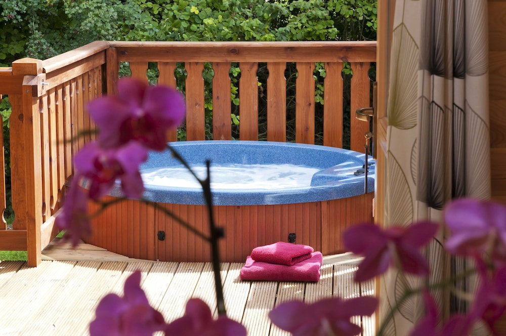 Winchester Vacations - South Winchester Lodges - Property Image 8