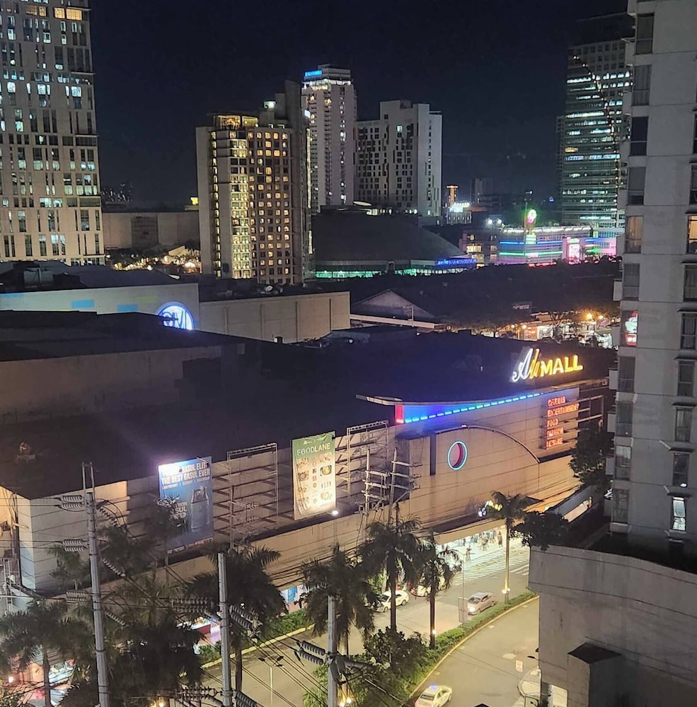 Araneta Cubao No Brown Outs 1BR Furnished Condo With Balcony Free Wifi Netflix