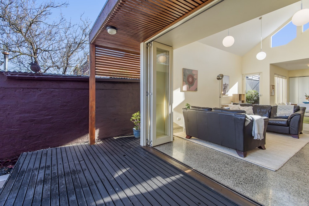 Gorgeous 2-bed Victorian Home in Artsy