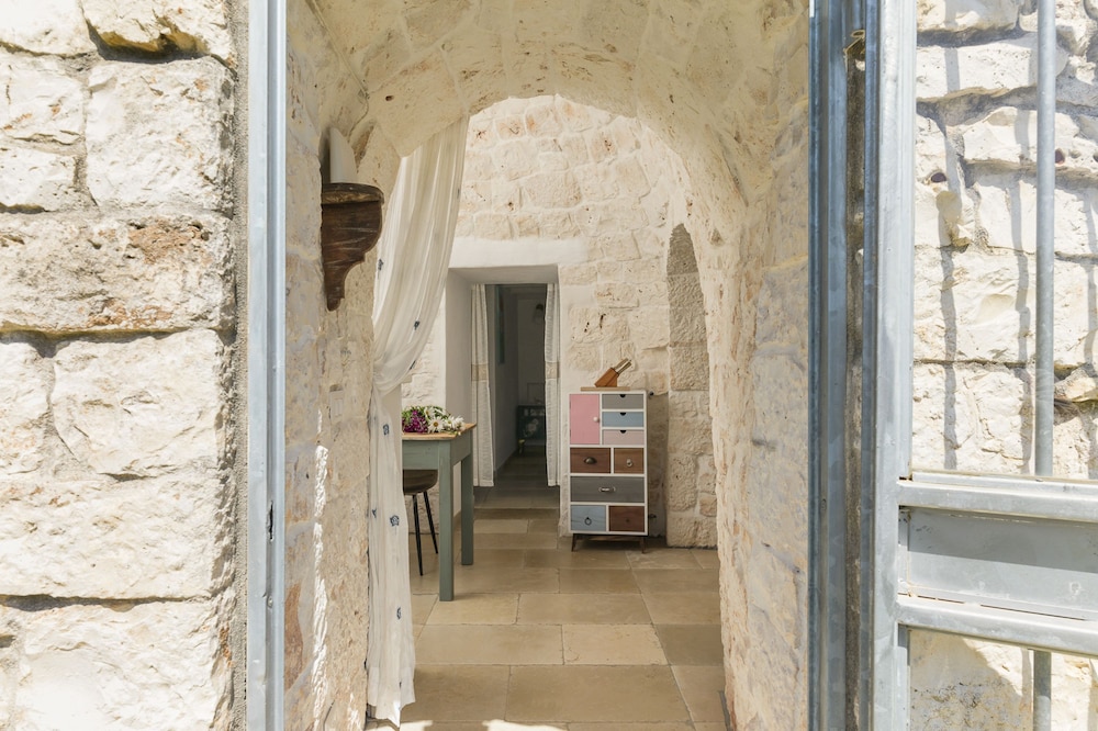 Trullo Mandorlo by Wonderful Italy