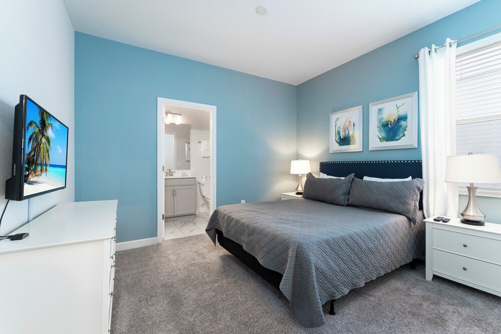 Magical 6BR Villa Pool Themed Room