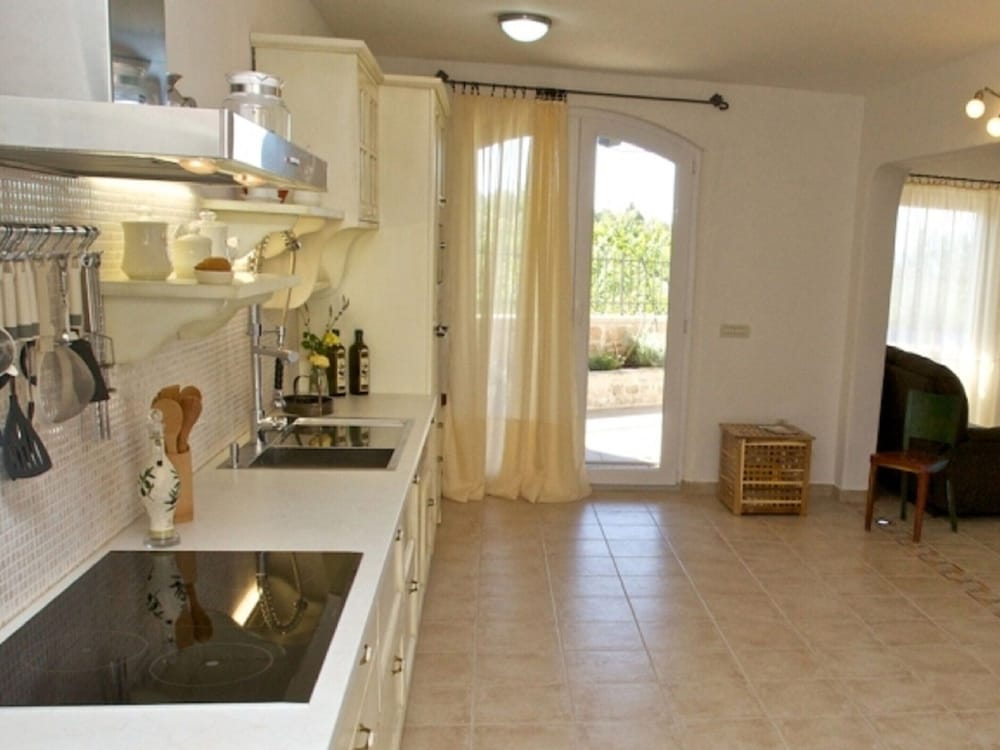 Adorable Villa With Swimming Pool and sea View view 4
