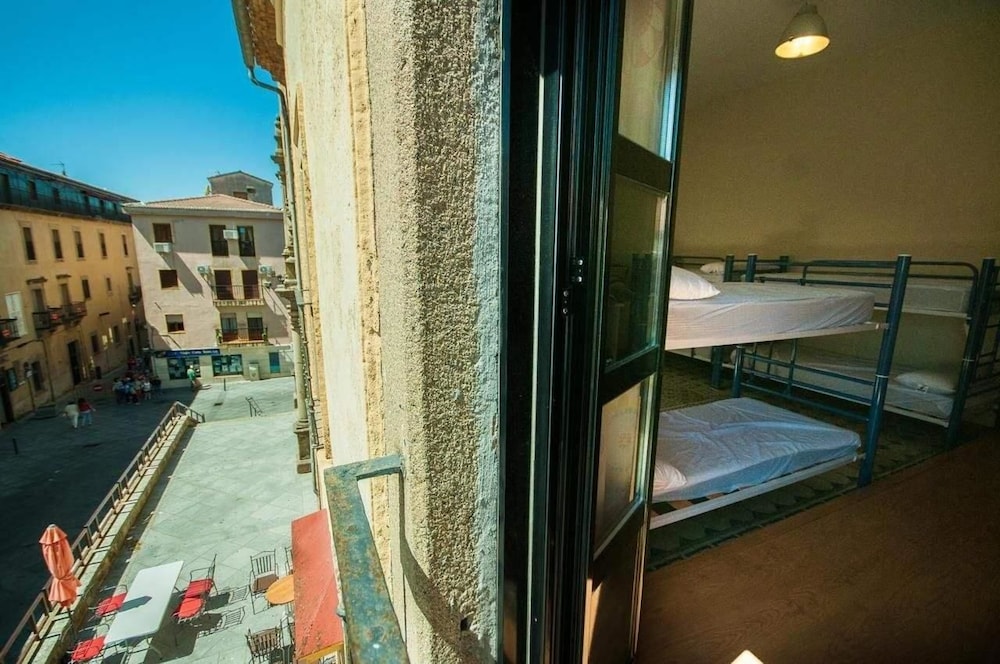 Albergue Santa Ana - Hostel