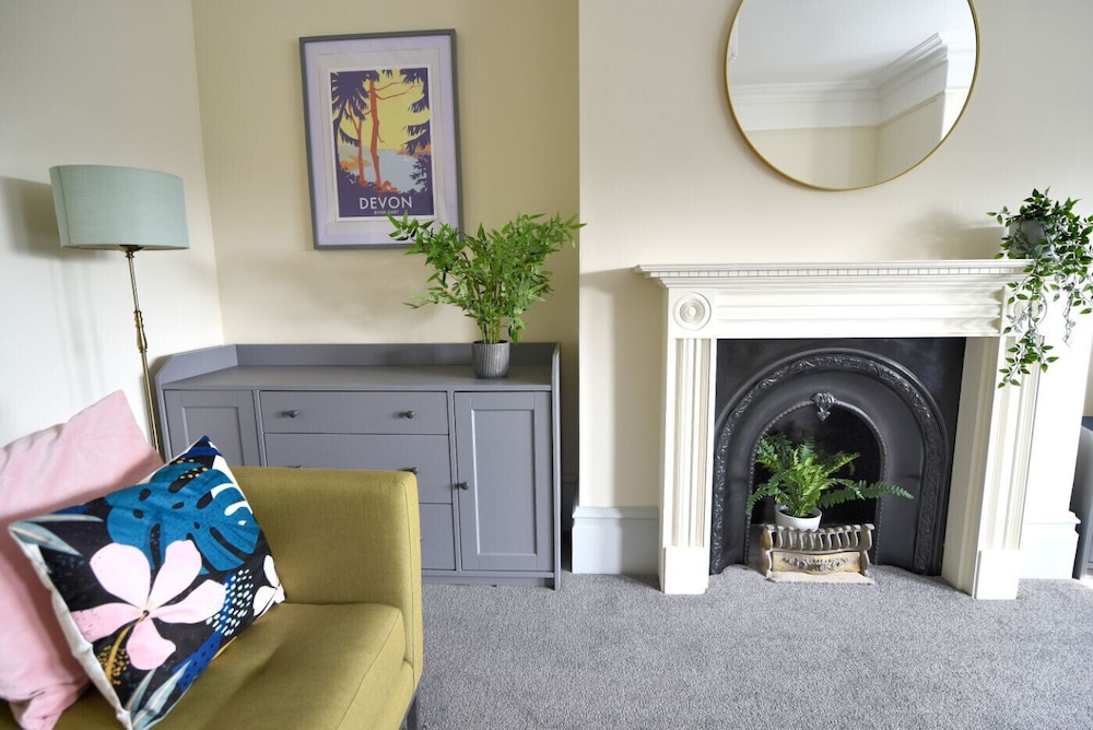 7 Seafield Road