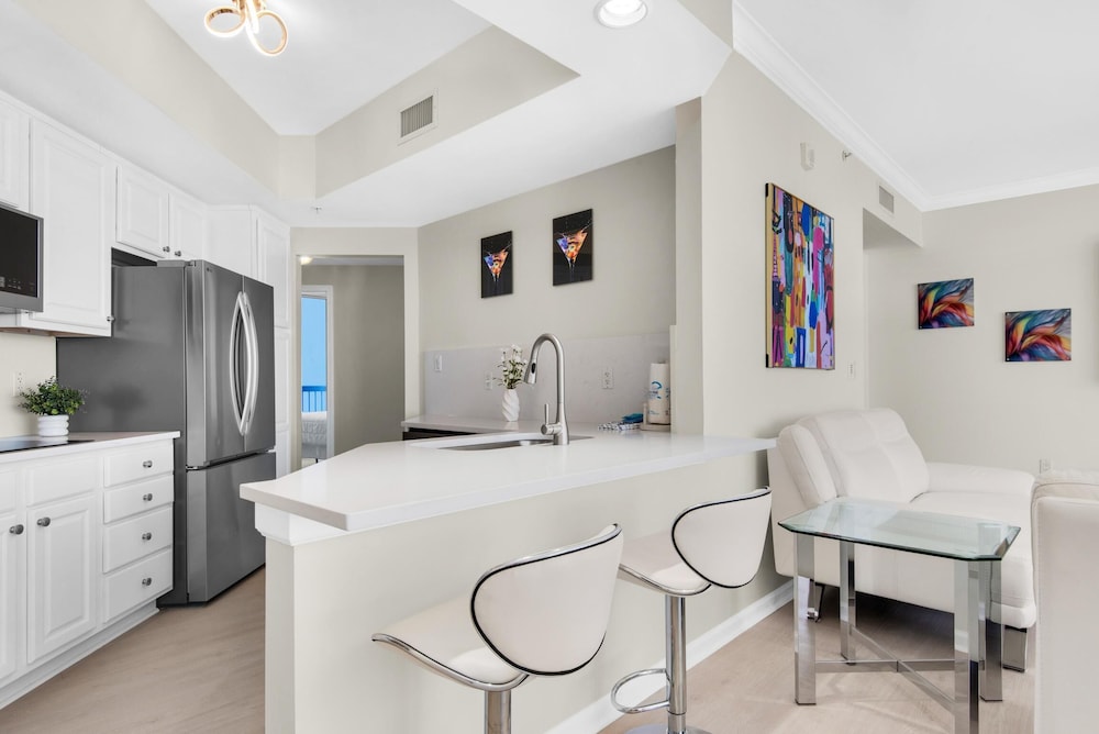Silver Beach Towers 1003 West