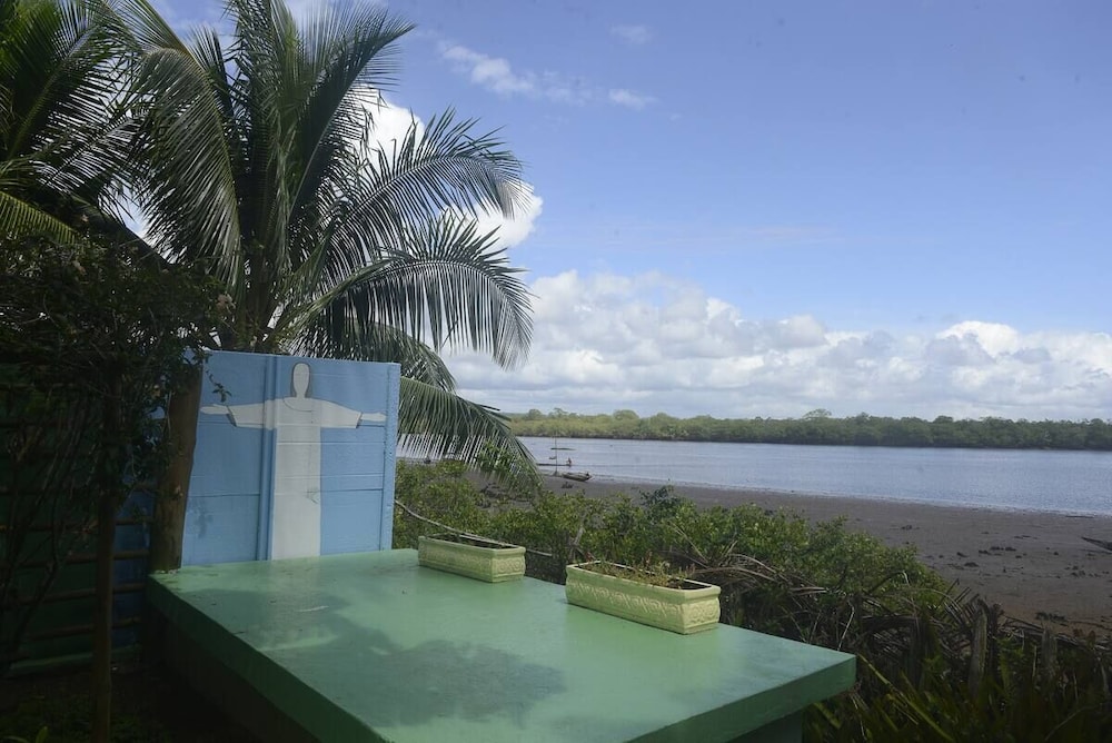 Casa de Temporada Felicidade, 38 Hóspedes, 2 Piscinas, 9 Suítes e 2 Churrasqueiras em Itacaré Bahia