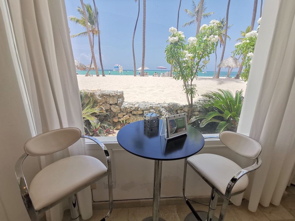 Los Corales Tropical Beach Resort & SPA