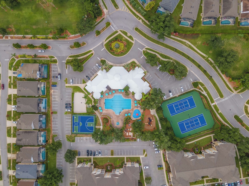 Resort Condo 3BR - Pool Balcony Near Disney
