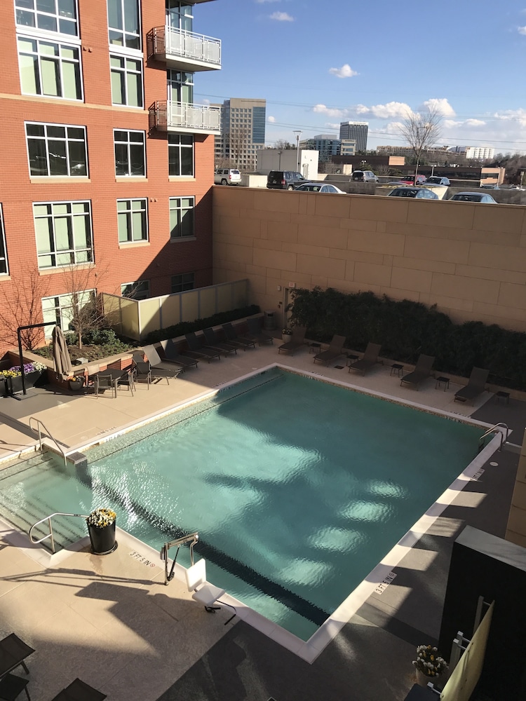 LRV Avant at Reston Town Center - Property Image 4