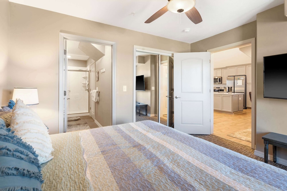 The Lakeview Penthouse 10ppl