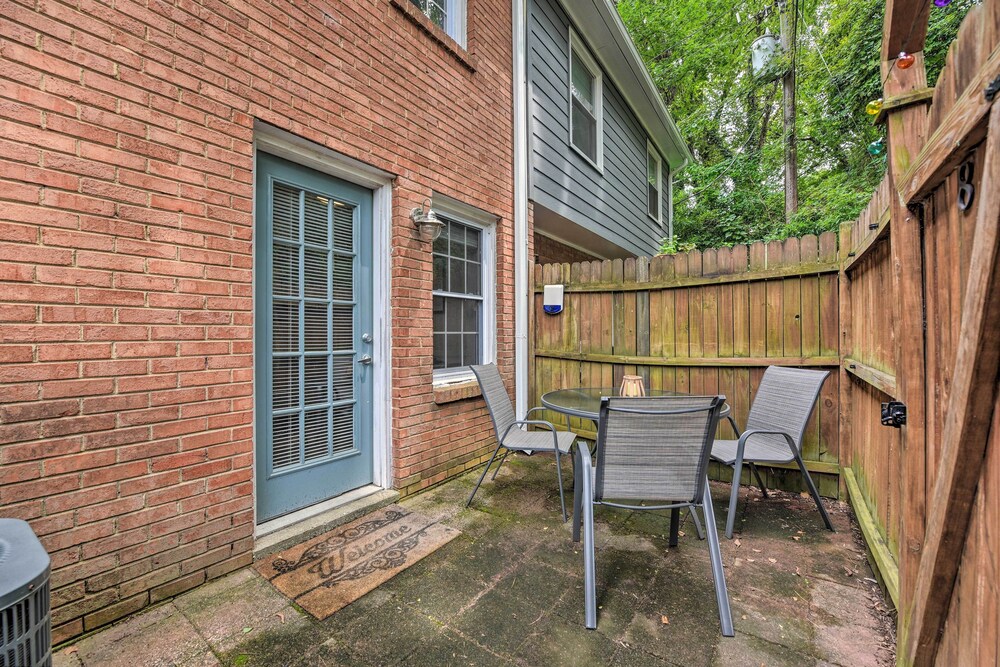 Charlotte Condo w/ Patio: 4 Mi to Downtown! view 3