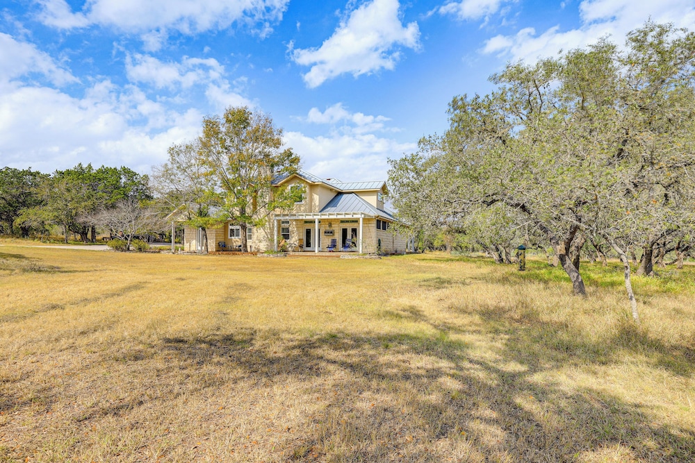 Near Golfing & Parks: Serene San Antonio Home view 5