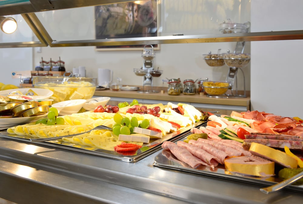 Berlin Vacations - ARIBO Hotel Erbendorf - Property Image 13
