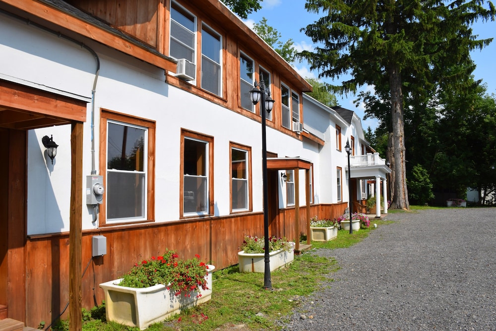 Townhouse Hotel - Property Image 5