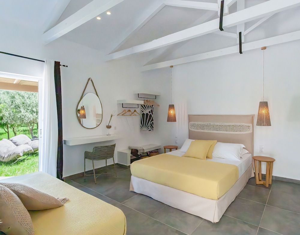 Malibu Studios & Apartments