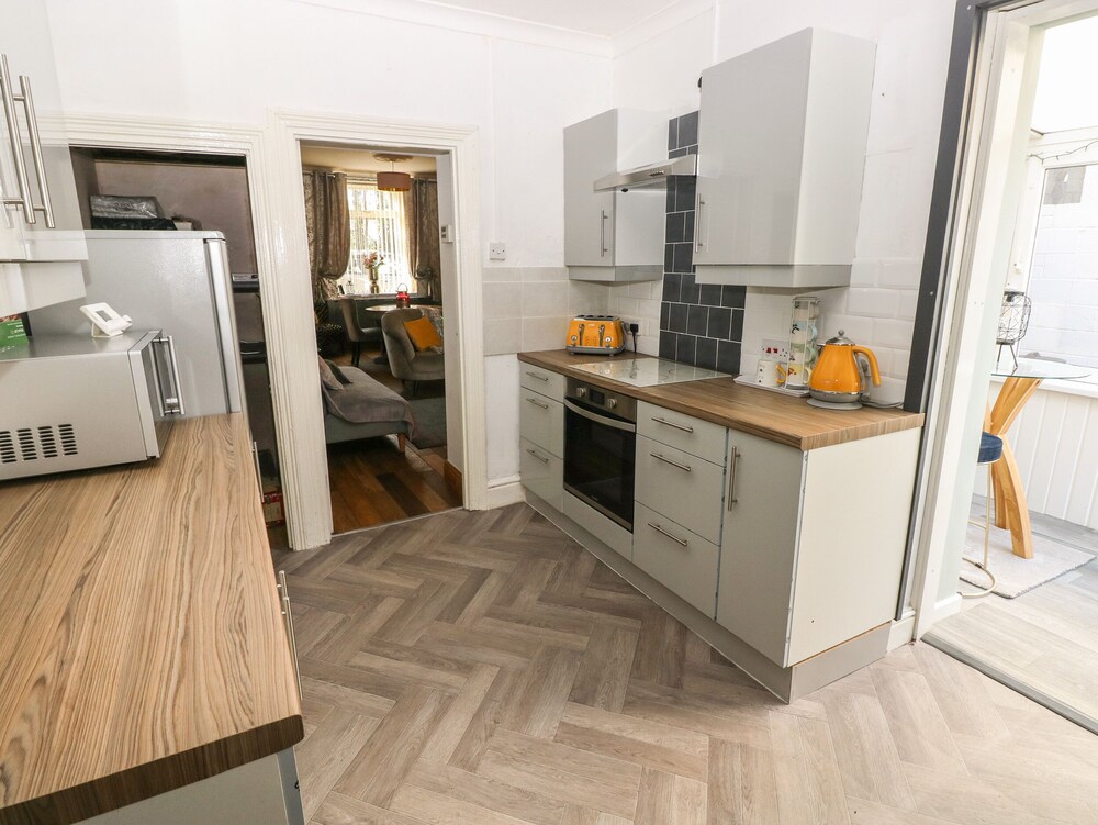 5 Pontardulais Road