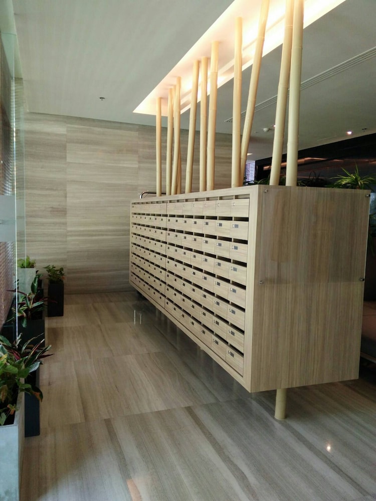Luxury Large One Bedroom Seaview Serviced Apartment at Wongamat, Pattaya