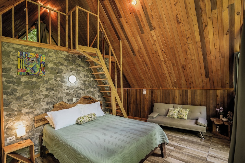 Tityra Lodge