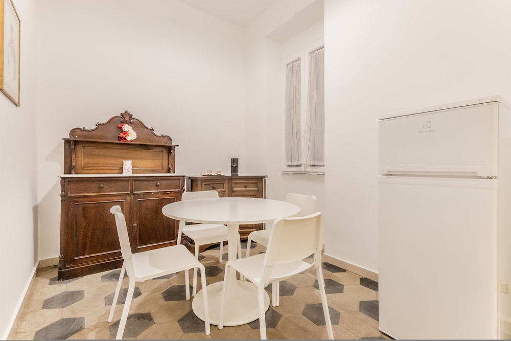 Casa Iside in Rome With 1 Bedrooms and 1 Bathrooms