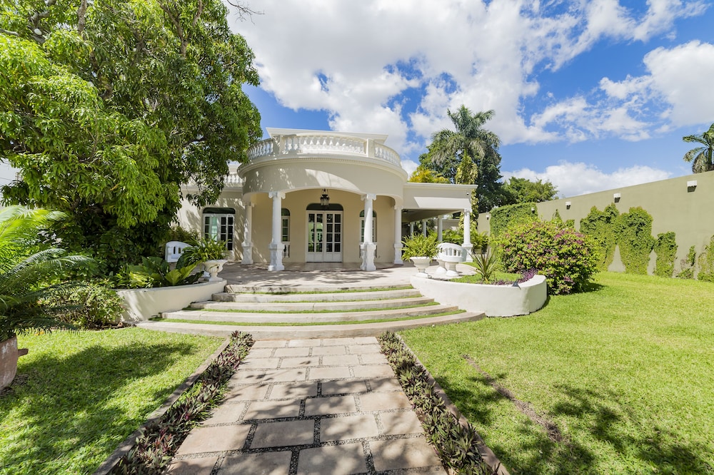 Hotel Delfina Boutique Hotel - Image 1