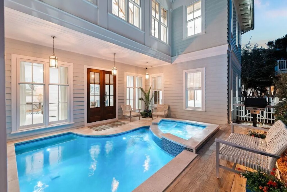 Sea La Vie Seaside Main House