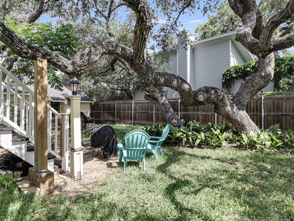 Rockport Treehouse 1 Bedroom Home