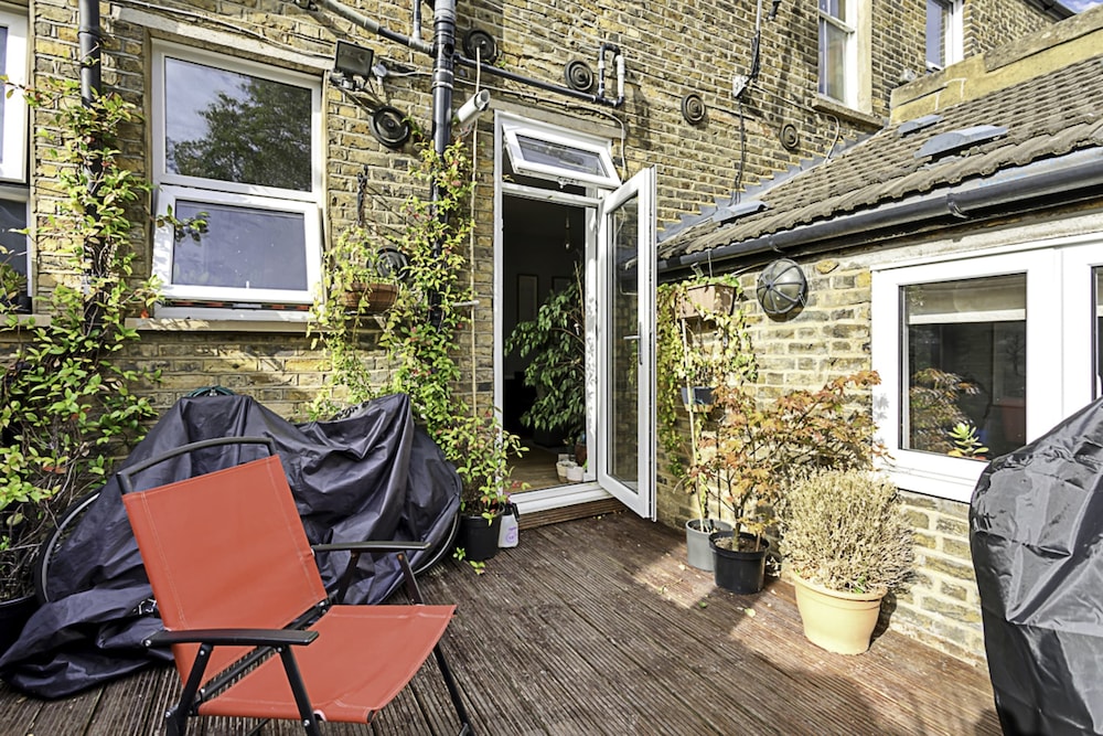 outdoor bbq area