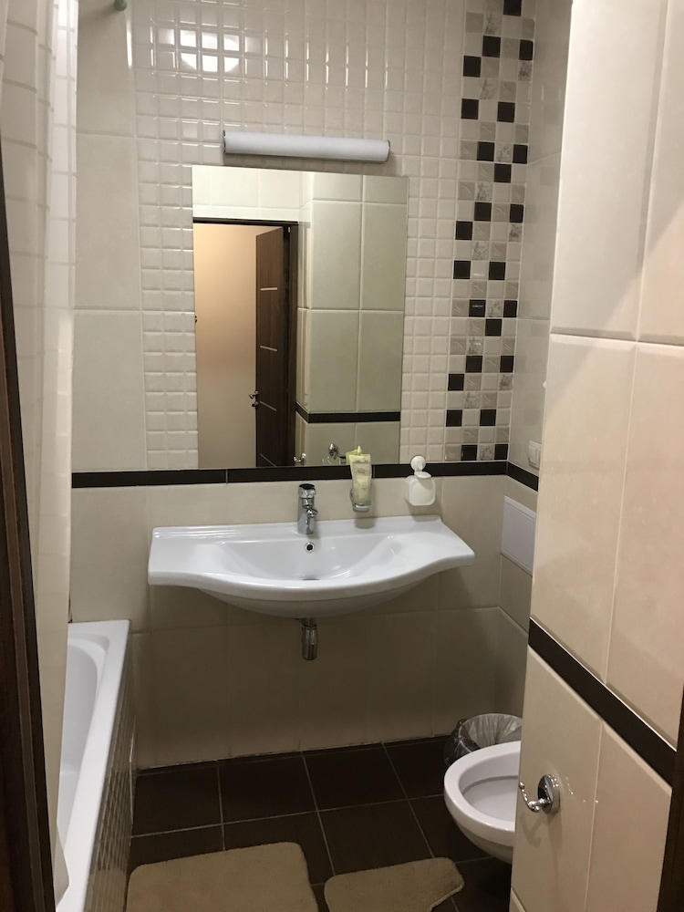 Hotel 18