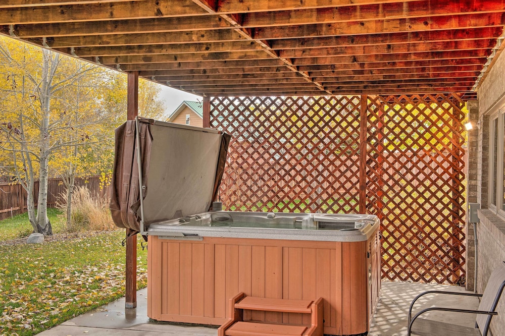 Outdoor Enthusiasts' Retreat w/ Hot Tub, Deck - Property Image 8