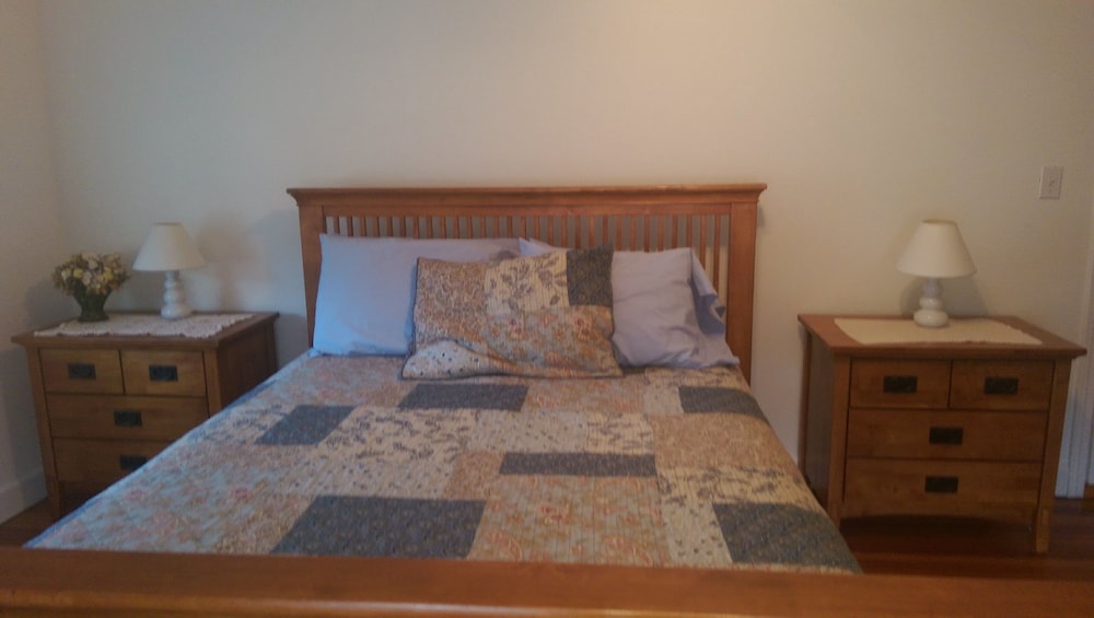 Locust Tree Bed and Breakfast LLC