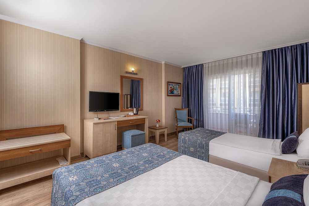 Calido Sol Hotel