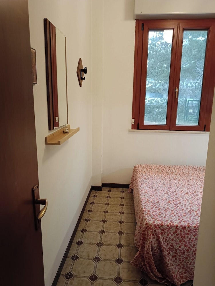 Functional Flat Near the Beach With Garden