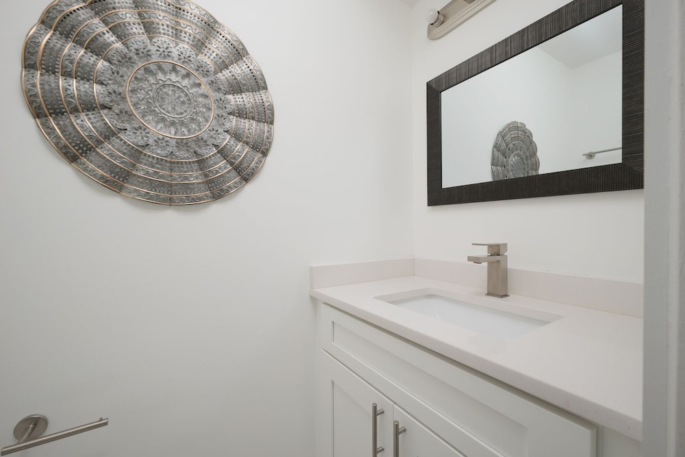 Surfside Six F, photo 36