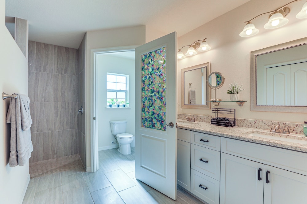 Beautiful Venice Getaway, 4 Mi to Manasota Beach!